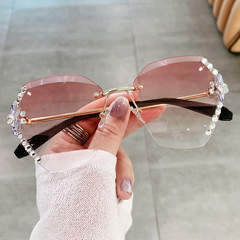 Women's fashion glasses 跨境2022新款镶钻太阳镜女高级感ins时尚墨镜眼镜个性街拍遮阳镜