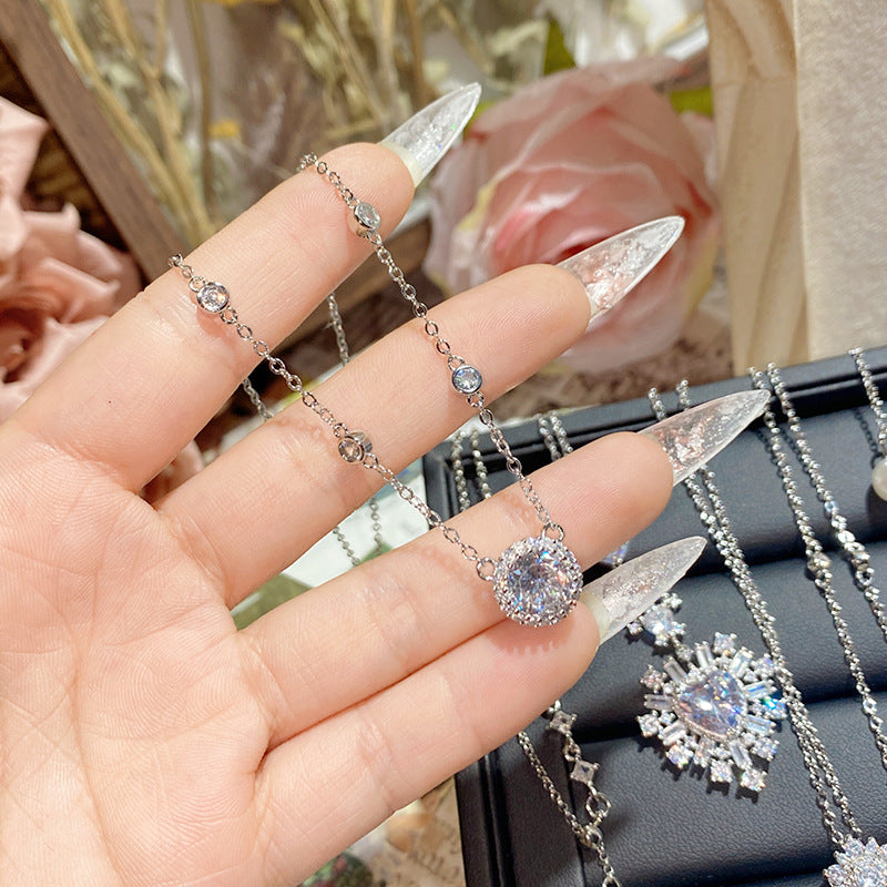 珠宝首饰山茶新款珠宝璀璨精致白钻项链女 镀18K金简约甜美少女超仙锁骨链