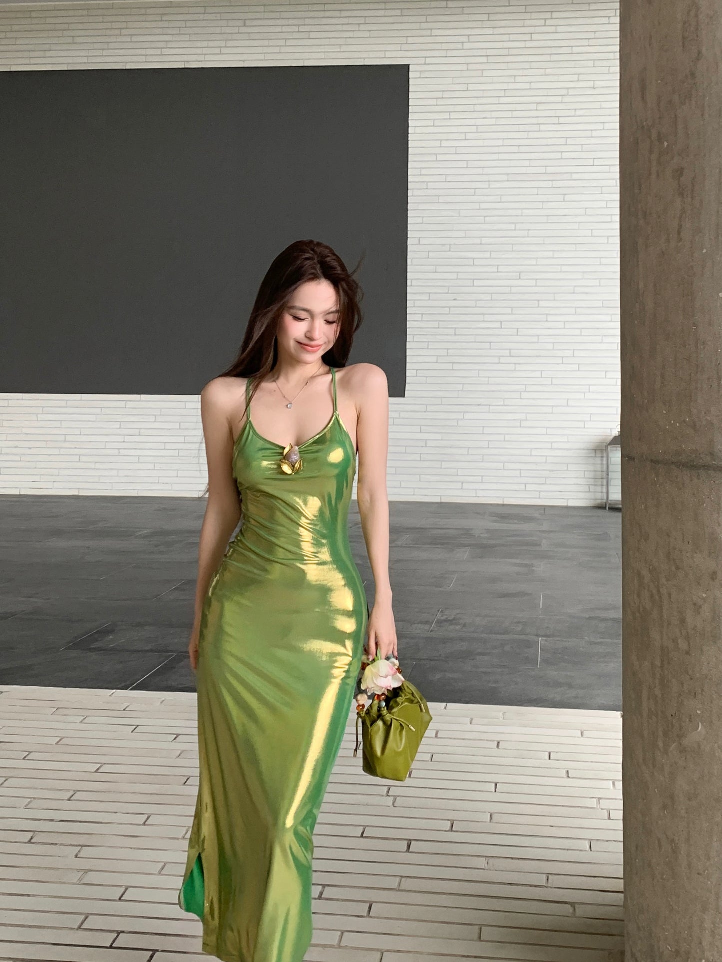 Fashion women's wear Beautiful Green Luminous Fabric Gradient Color Backless Slim Fit Sling Dress Women's Long Skirt 2024 New