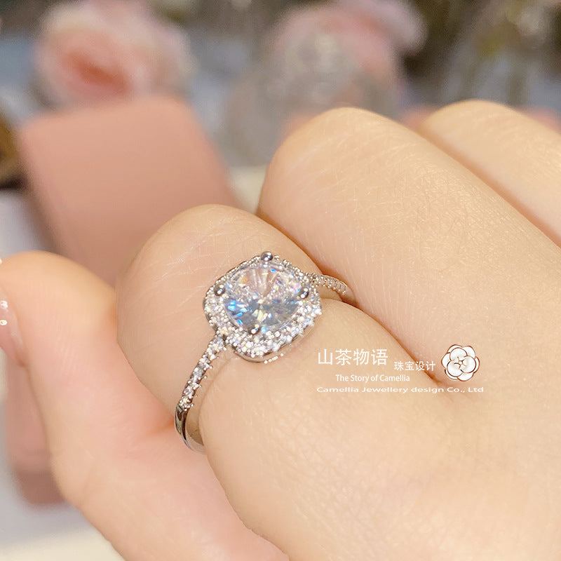 Camellia在逃公主城堡仿真方钻戒女 镀金微镶5A锆石百搭时尚指环