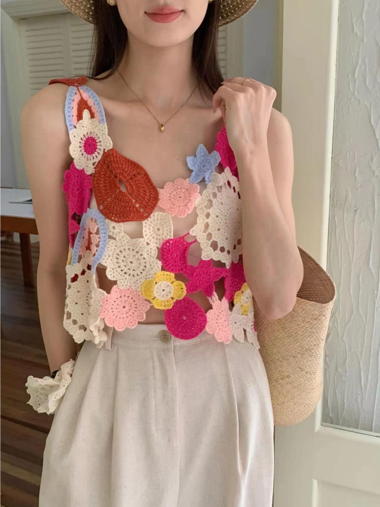 Dopamine tops Free shipping Tattoo Dopamine wears a sling vest 2024 new summer outer wear hollow crochet short top