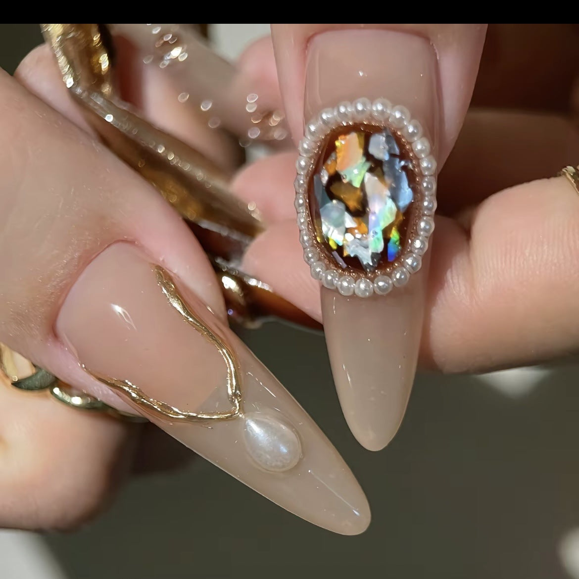 (reusable nail)【 Drunken by paper and obsessed with gold 】 Nail manicures, fake nails, honey silk lotus, the same gemstone, Baroque high-end feeling, bride light luxury, high-end