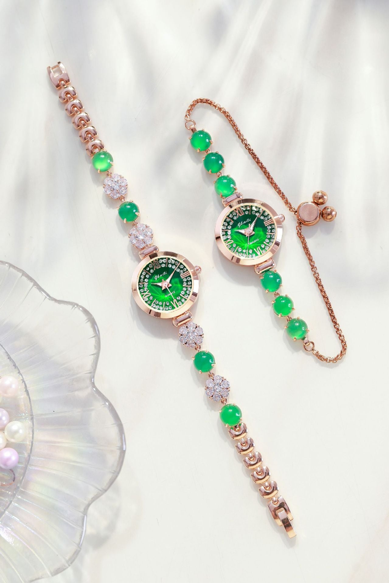 Women's fashion watch  New Roman numerals diamond emeralds women's watch