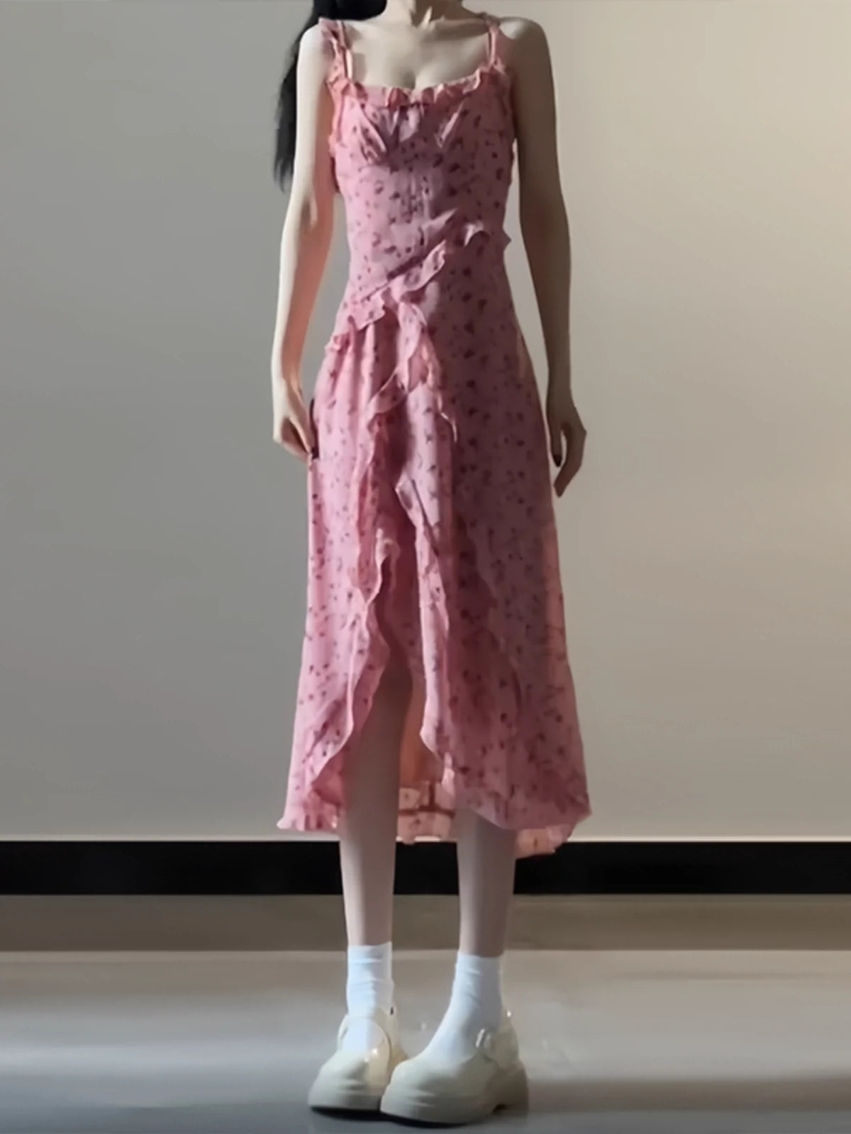 Fashion women's wear Pink Floral Strap Dress Women's Early Spring Dopamine Wear Match 2024 New Korean Style Ruffled Skirt Summer