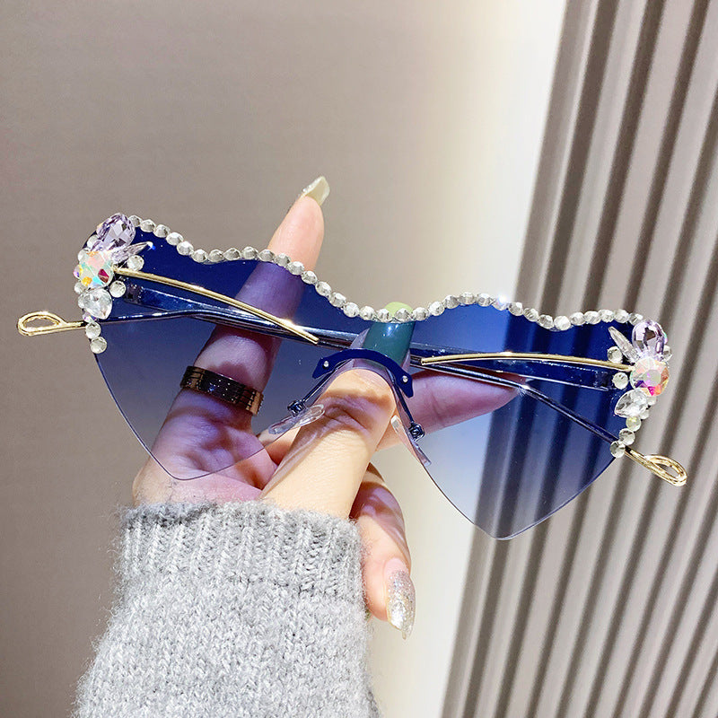 Women's fashion glasses 跨境新款爱心连体镜片无框镶钻猫眼太阳镜时尚女士墨镜桃心渐变色