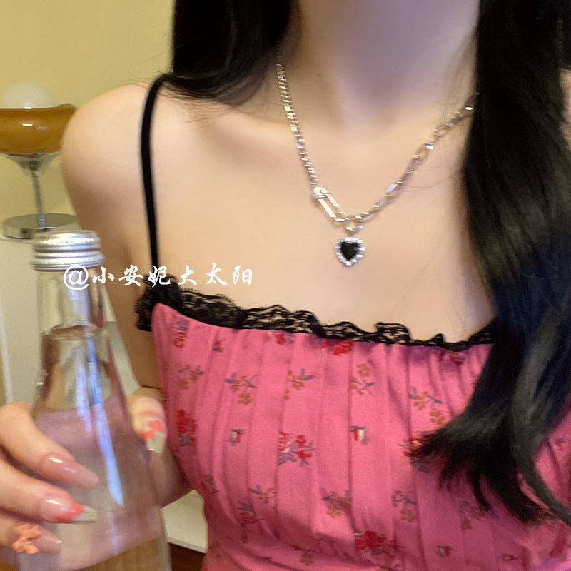 气质高级感珍珠项链女 小众设计轻奢锁骨链爱心吊坠百搭项饰批发