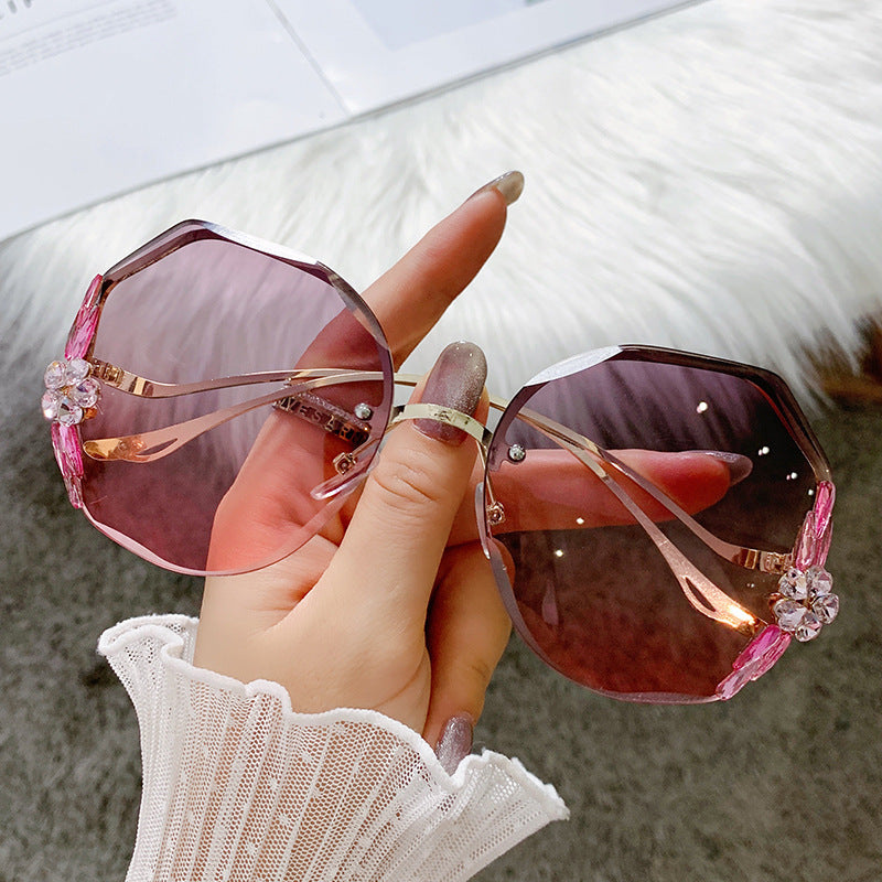 Women's fashion glasses 镶钻墨镜女夏潮无框钻石切边防紫外线太阳镜时尚优雅圆脸显瘦眼镜
