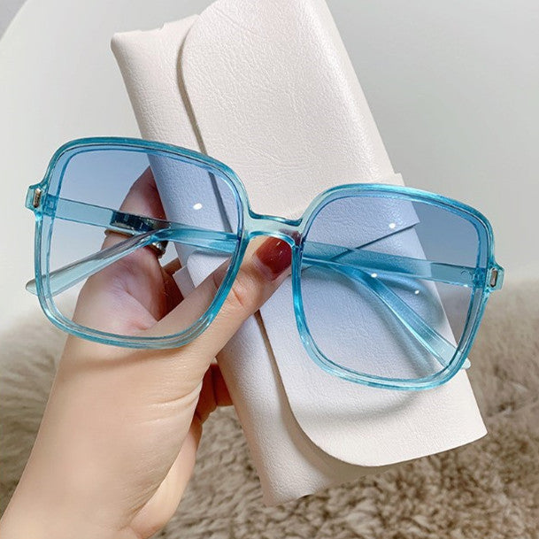New 2022 meter nail square sunglasses with gradient color sunglasses, women's trendy UV resistant retro sunglasses