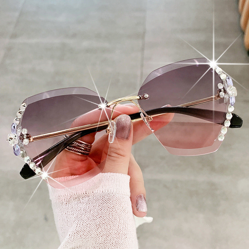 Women's fashion glasses 跨境2022新款镶钻太阳镜女高级感ins时尚墨镜眼镜个性街拍遮阳镜