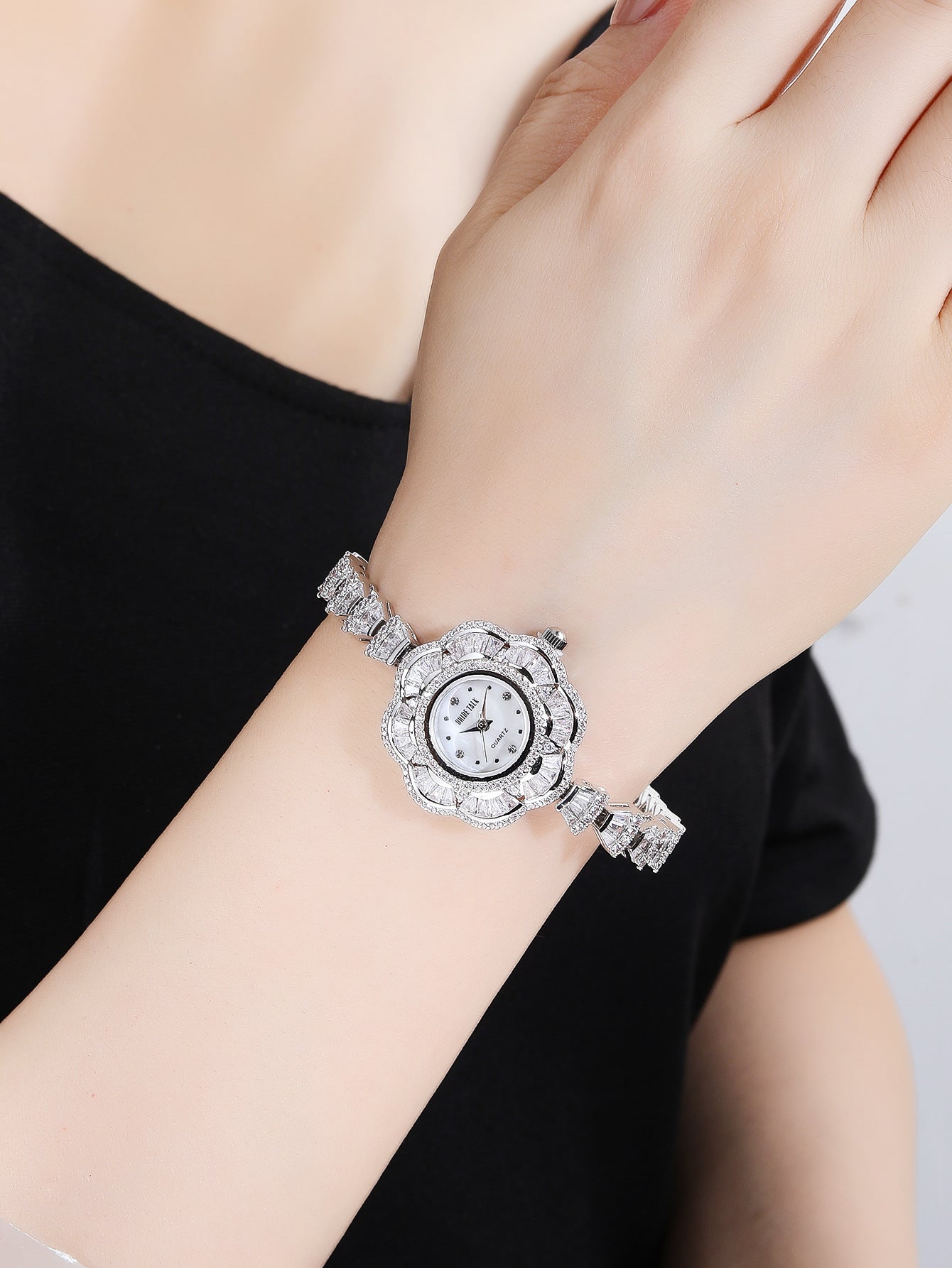 Fashion women's watchWedding Watch High Sense Special Interest Light Luxury Graceful and Fashionable Luxury Women's Watch Simple Ins Style Fashion Watch