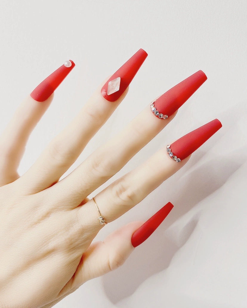 (Hand-made nail) Spice girl Europe and America, dark and long manicure nail, ballet nail, flat head, white, fake nails, wearing beautiful patch, finished product.