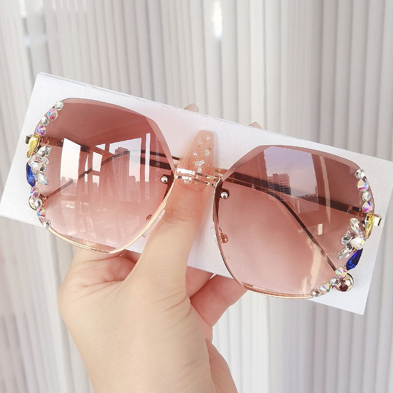 Women's fashion glasses 2022跨境新款时尚镶钻无框切边太阳镜女潮款防紫外线太阳镜现货