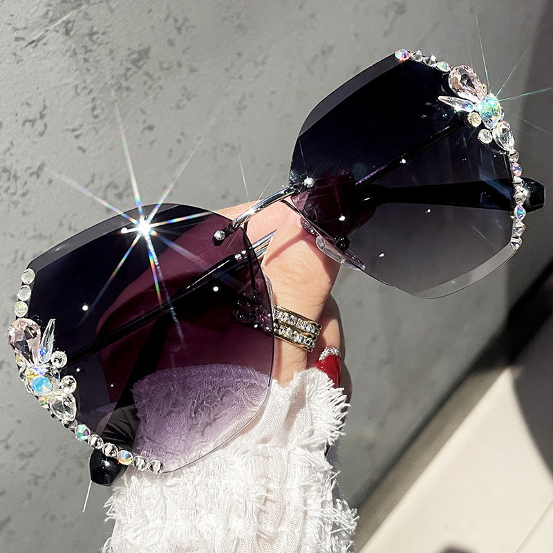 Women's fashion glasses 2024 跨境款女士时尚镶钻墨镜防紫外线水晶切边无框太阳镜