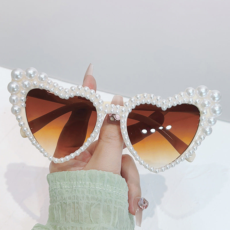 Women's fashion glasses 2022跨境大框架歪心欧美镶珍珠太阳镜桃心爱心女士墨镜防紫外线