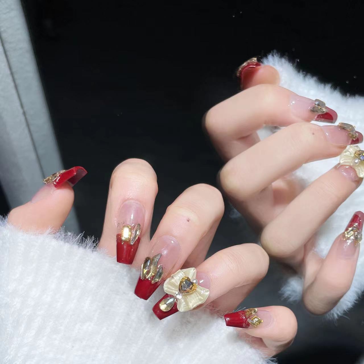(Hand-Made Nail) Rose Forest Golden Feather Colored Glaze Wear Nail Long French Nail Sticker Finished Product High-Grade White with Diamond Manicure