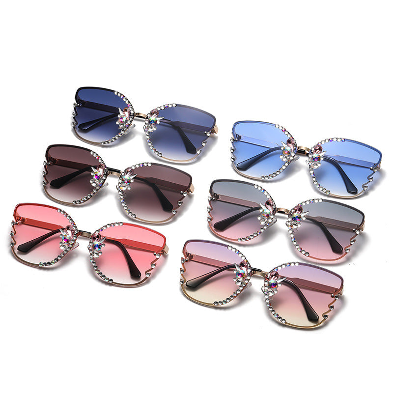 Women's fashion glasses 跨境专供欧美大框街拍新款镶钻太阳眼镜时尚金属女士潮流墨镜批发