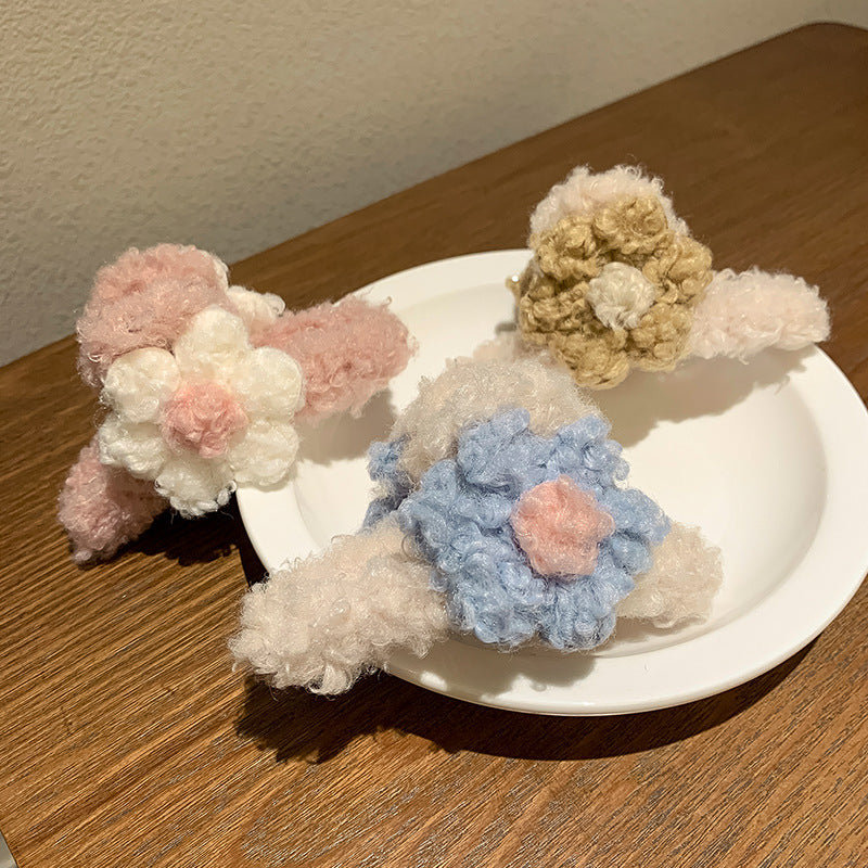 毛绒卷毛花朵几何发夹甜美森系秋冬抓夹小众百搭鲨鱼夹发饰批发女