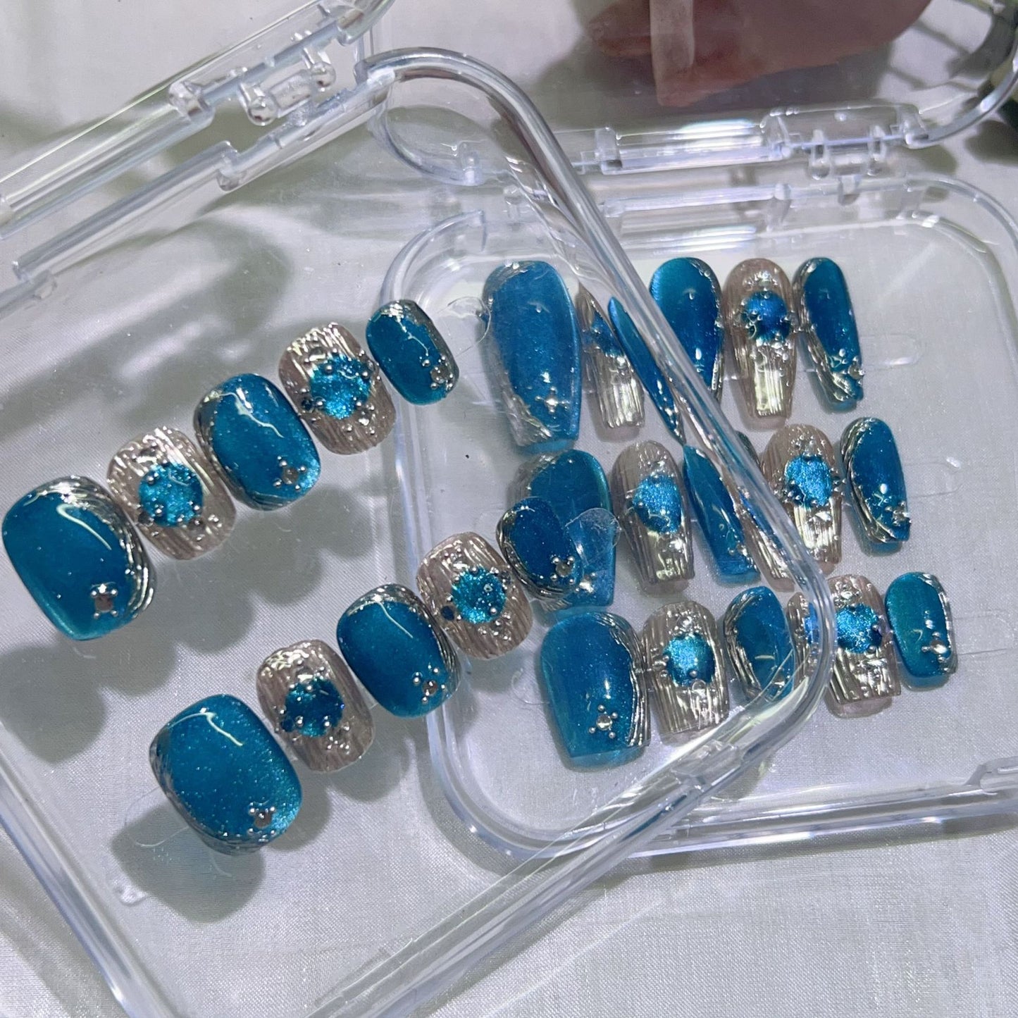 (Hand-Made Nail) Blue Cat Eye Blue Island Hand-Worn Armor Short Nail Stickers Wholesale European and American Style Autumn and Winter New