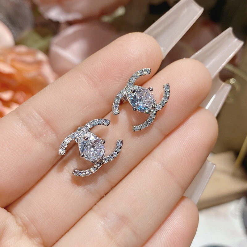 山茶简约新品爆款满钻耳钉 镀18K潮搭嘻哈风格仿莫桑璀璨锆石耳饰