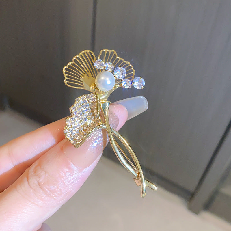 配饰胸针真金电镀锆石花朵胸针复古轻奢高级感胸花时尚百搭设计感饰品批发
