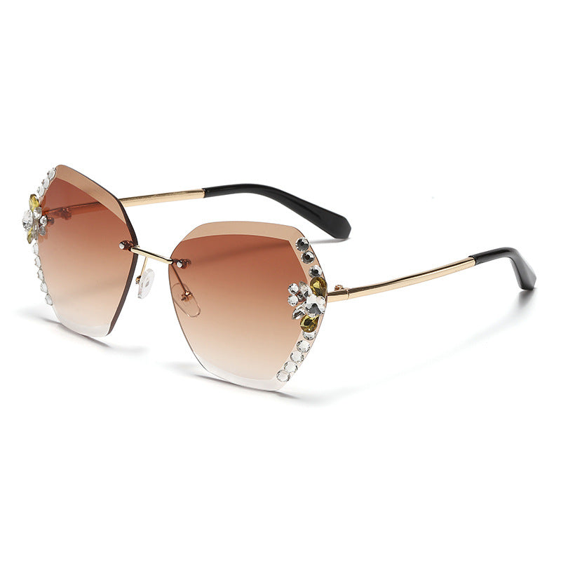 Women's fashion glasses 跨境新款潮镶钻墨镜女偏光防紫外线大脸显瘦开车太阳眼镜女夏