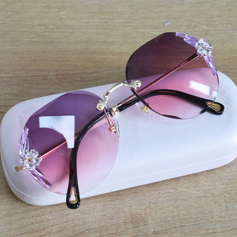 Women's fashion glasses新款花朵镶钻太阳镜女圆脸大脸无框渐变墨镜女显瘦