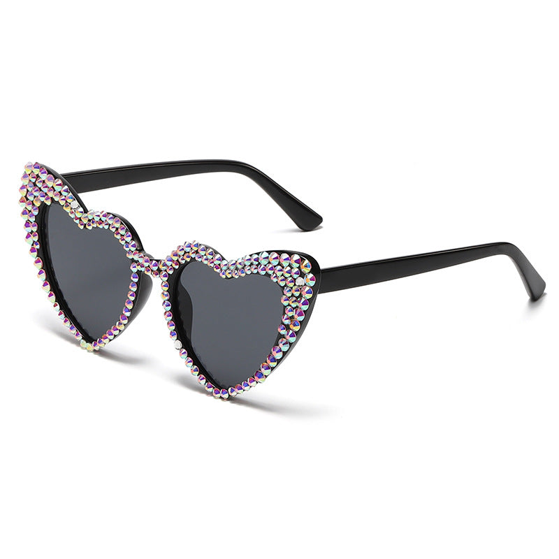 Women's fashion glasses 新款复古跨境镶钻太阳镜时尚桃心爱心墨镜女士金属铰链大框个性眼