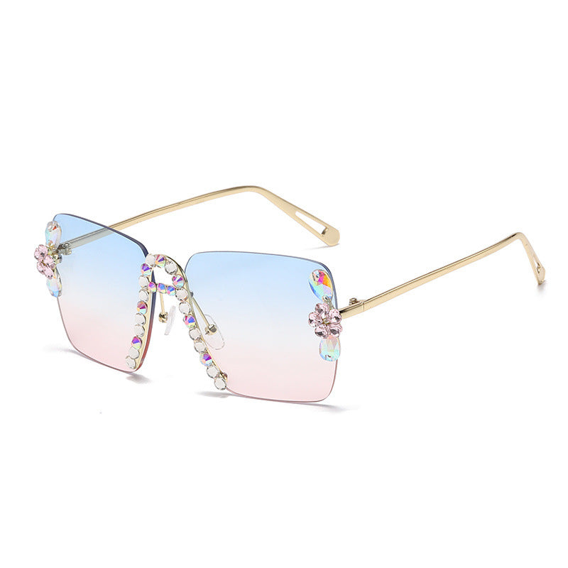 Women's fashion glasses 跨境新款镶钻太阳镜方形A字高级感墨镜女士个性街拍显脸小眼镜