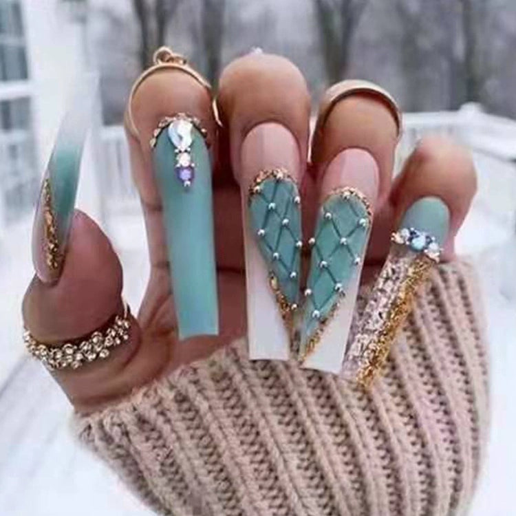 (Hand-made nail) The dark fairy in Europe and America is dying, the magic mirror powder is white, and the finished nail product, Millennium Spice Girl fake nails patch, is worn for a long time.