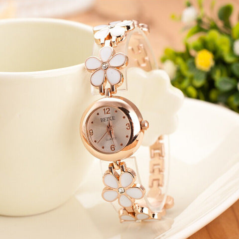 Women's fashion watch 时尚简约小巧女士四叶草手表 跨境外贸爆款镶钻手链石英表代发
