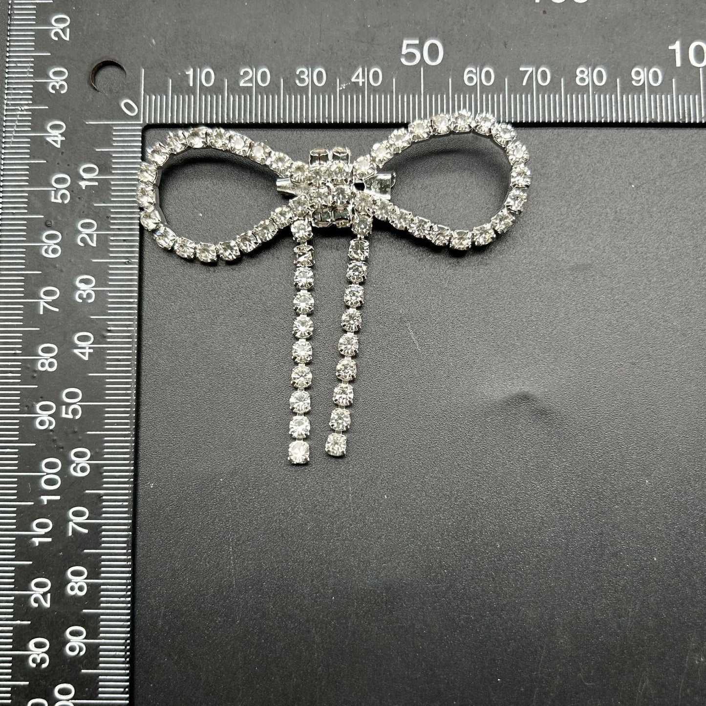 配饰胸针小香风胸针小众奢华水钻流苏女士气质女装胸花别针固定西装大衣配饰