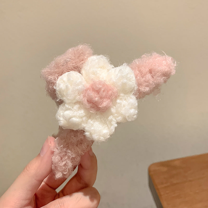 毛绒卷毛花朵几何发夹甜美森系秋冬抓夹小众百搭鲨鱼夹发饰批发女