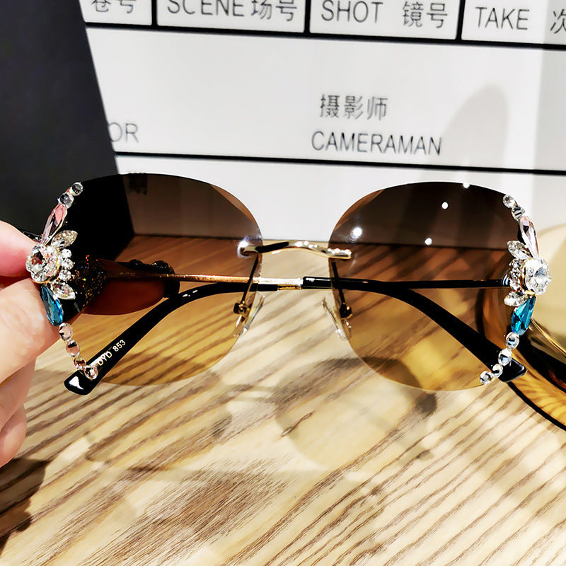 Women's fashion glasses 2024 新款韩版潮跨境带钻墨镜女防紫外线辐射大脸圆脸显瘦太阳镜