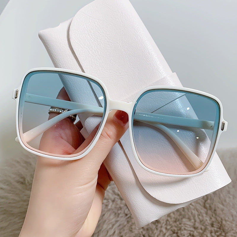 New 2022 meter nail square sunglasses with gradient color sunglasses, women's trendy UV resistant retro sunglasses