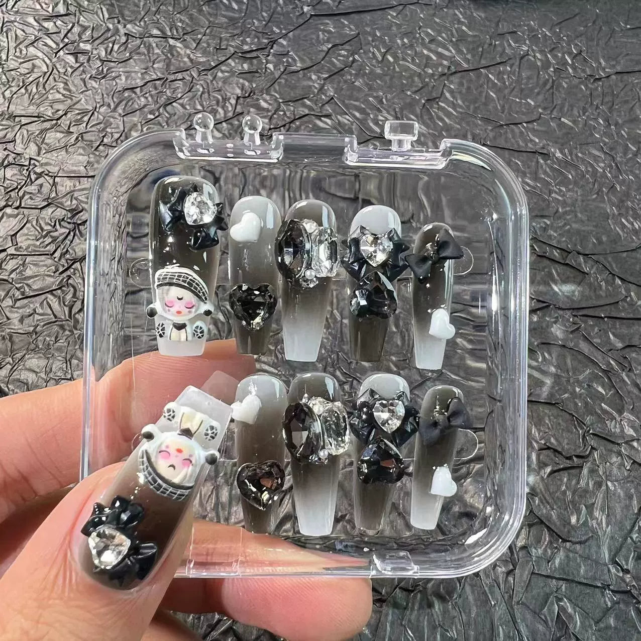 (Hand-made nail) POP MART handmade nail wear nail cute whitening patch nail ladder advanced detachable phototherapy nail.