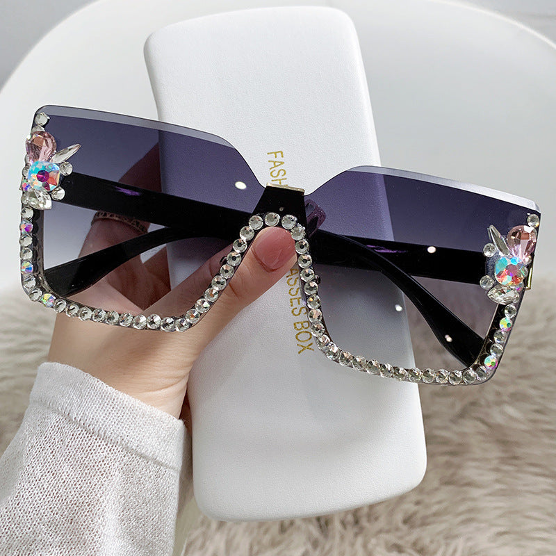 Women's fashion glasses 欧美镶钻大框架跨境新款水钻墨镜女潮款防紫外线防晒显瘦太阳镜
