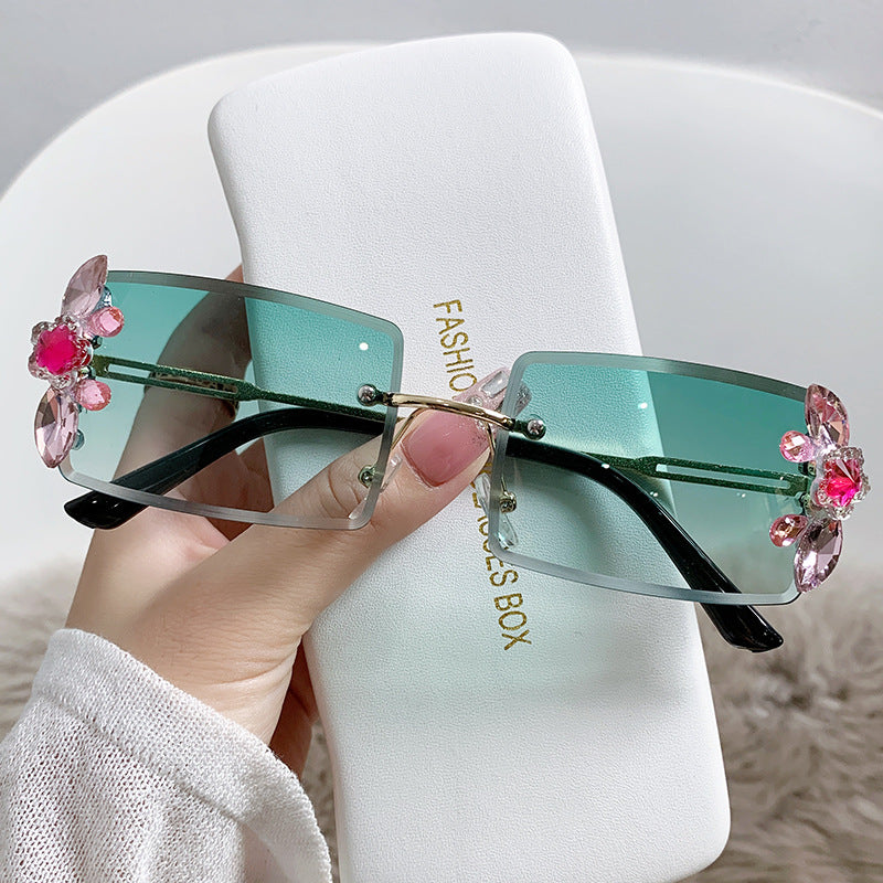 Women's fashion glasses 2022跨镜长方形小框镶钻渐变太阳镜女小脸圆脸防晒拍照韩版墨镜潮