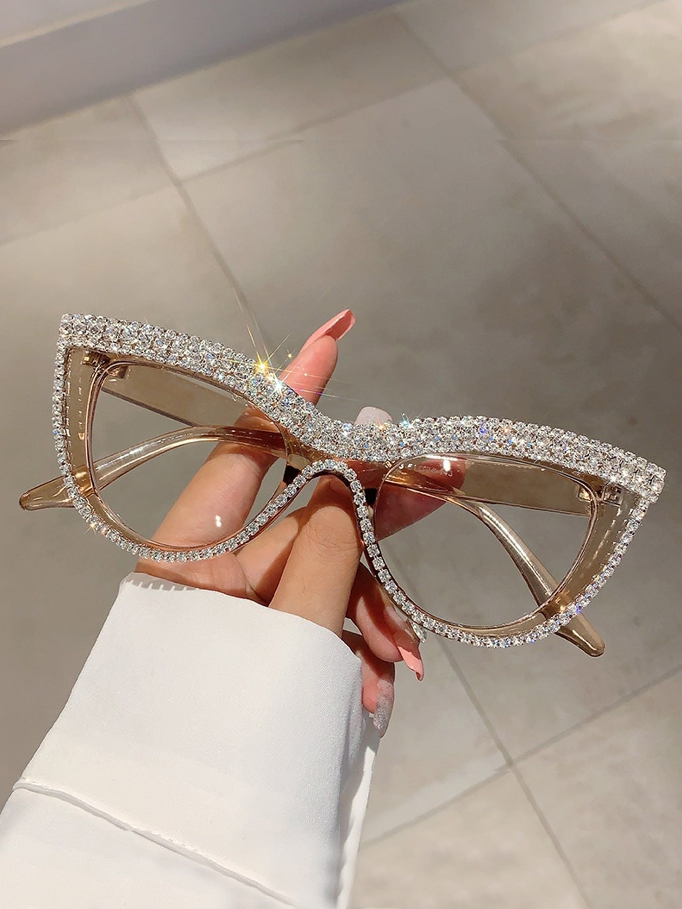 Women's fashion glasses 猫眼镶钻平光镜防蓝光新款时尚眼镜架个性墨镜眼镜框潮 isn太阳镜