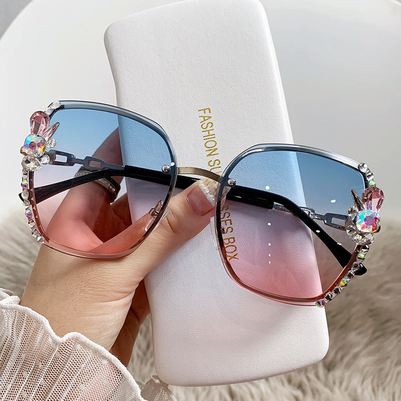 Women's fashion glasses 2022欧美新款大框切边水钻太阳镜眼镜大脸显瘦镶钻墨镜女防紫外线