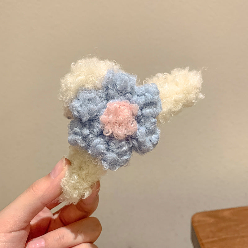 毛绒卷毛花朵几何发夹甜美森系秋冬抓夹小众百搭鲨鱼夹发饰批发女