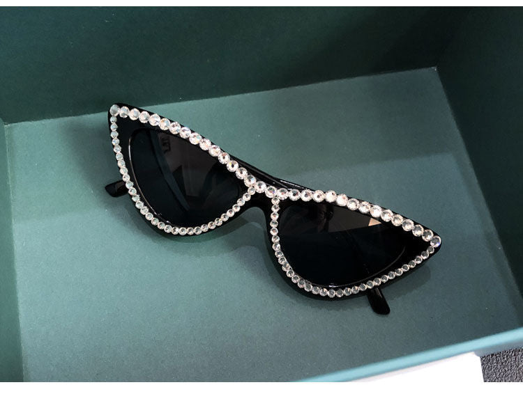 Women's fashion glasses 纯手工镶钻墨镜女蹦迪个性三角嘻哈猫眼镜韩版社会男潮拍照太阳镜