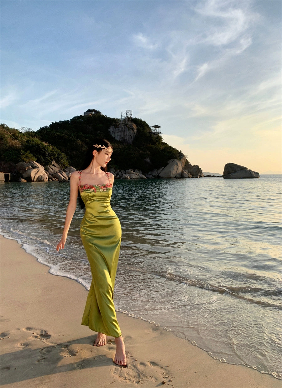 Fashion women's wear Elegant Embroidery Satin Sling Dress Women's Early Spring High-Grade French Seaside Vacation Beach Formal Dress