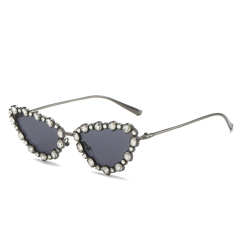Women's fashion glasses 新款猫眼镶钻太阳镜 个性全金属几何三角手工钻石眼镜跨境ins墨镜