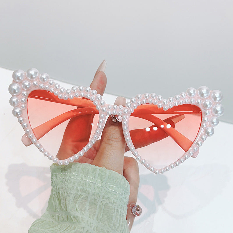 Women's fashion glasses 2022跨境大框架歪心欧美镶珍珠太阳镜桃心爱心女士墨镜防紫外线