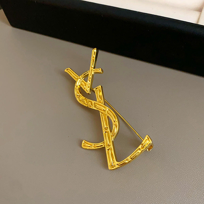 配饰胸针纹理字母几何胸针新款时尚高级感胸花小众百搭西装配饰饰品批发女