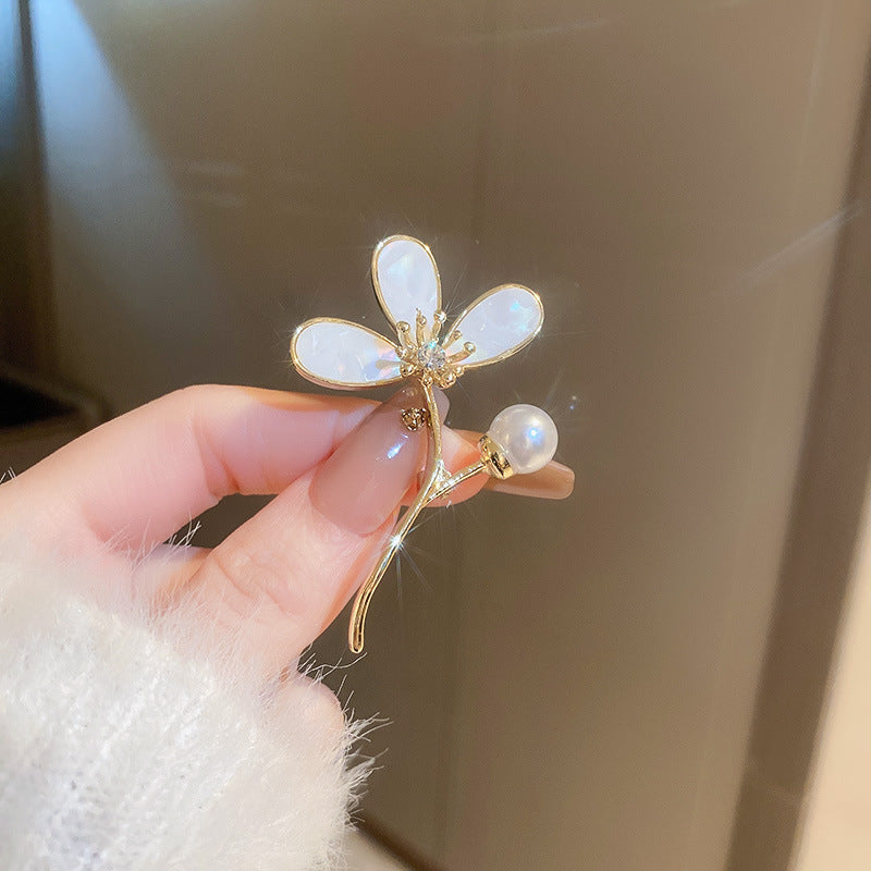 配饰胸针真金电镀锆石花朵蝴蝶胸针精致气质别针轻奢高级感配饰工厂家批发