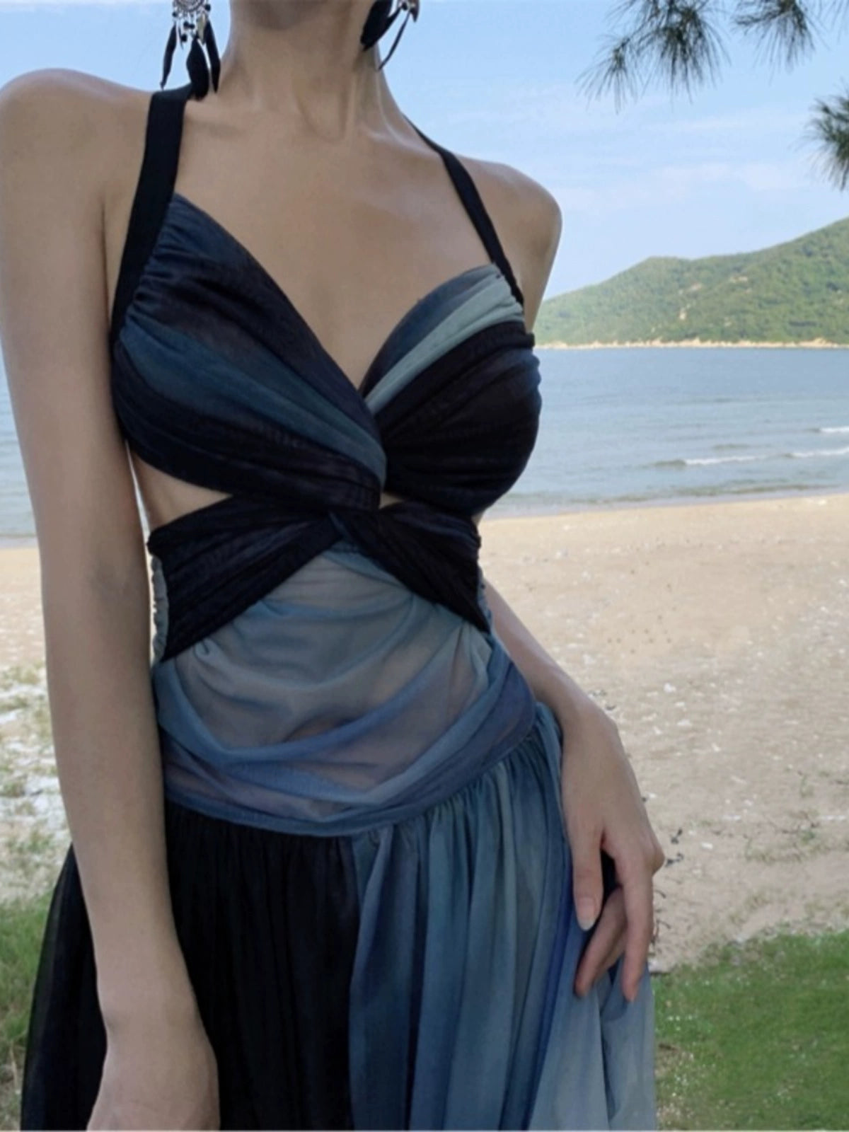 Fashion women's wear Thailand Sanya Holiday Halter Dress Summer Backless Seaside Travel Wear and Take Photos Beach Skirt Atmosphere