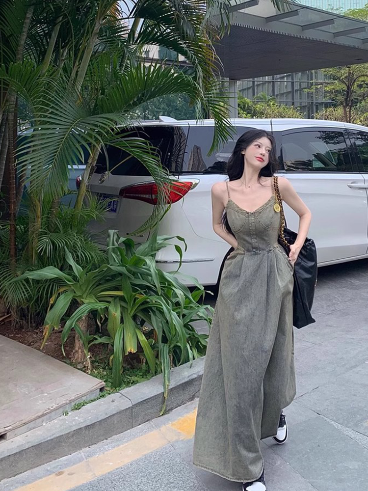 Fashion women's wear Plus Size Retro V-neck Sleeveless Backless Denim Sling Dress Women's Spring and Autumn Tight Waist French Style Temperament Long Skirt Summer