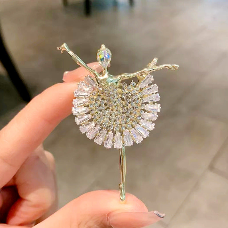 配饰胸针韩版高档胸针女精致优雅满钻胸花珍珠防走光别针时尚简约衣饰批发