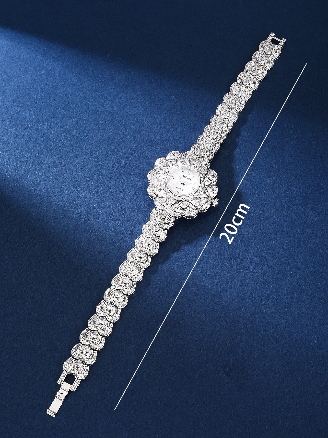 Fashion women's watchWedding Original Light Luxury Starry Flower Fashion Special-Interest Flower-Shaped Elegant Socialite Bracelet Watch Ladies Full Diamond